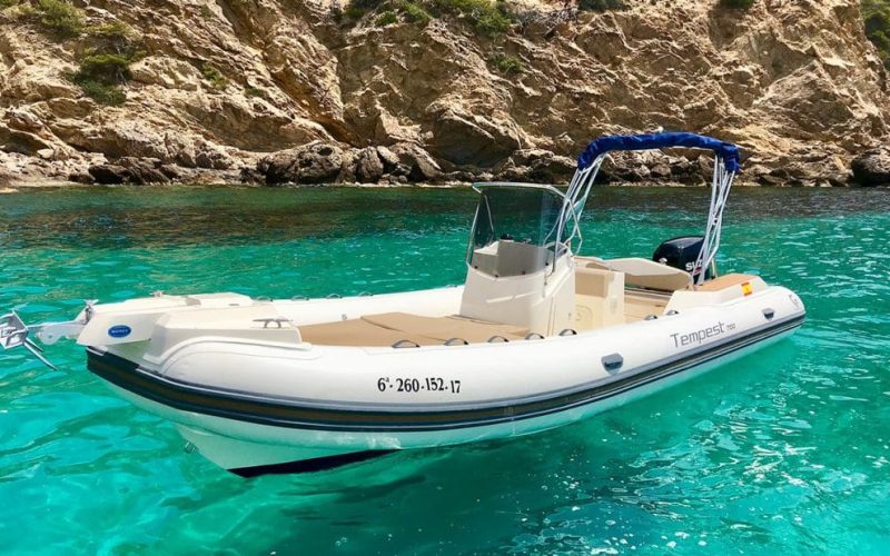 capelli-tempest-700-andratx-alquiler-1024x619